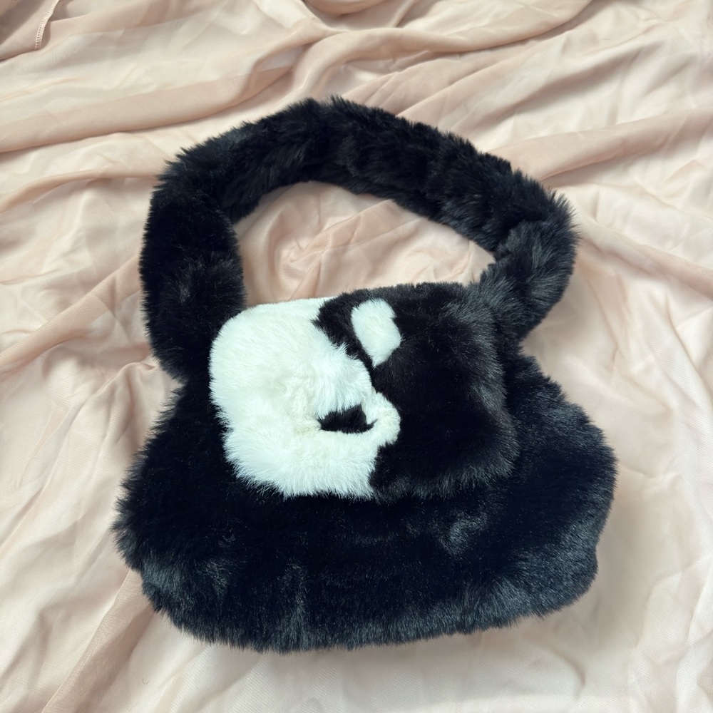 Fuzzy yin yang handbag ☯️